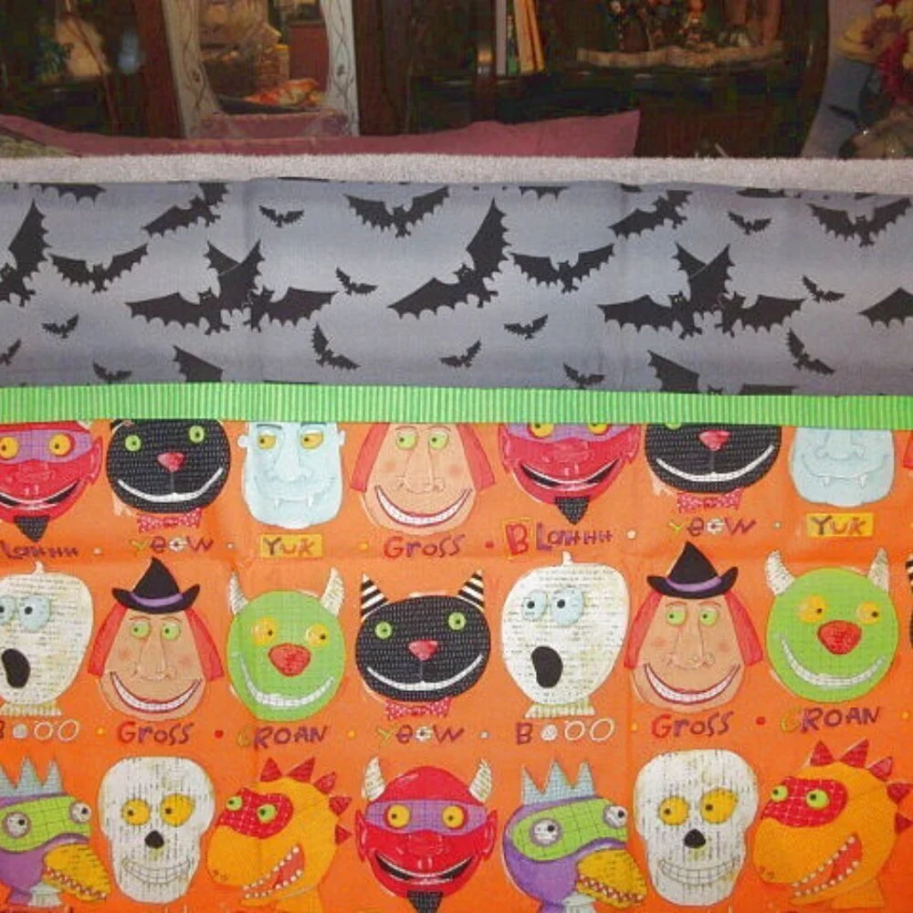 Vtg Halloween Pillowcase Cotton Queen 30 x 20 Trick Or Treat Cat Ghost Skull EUC